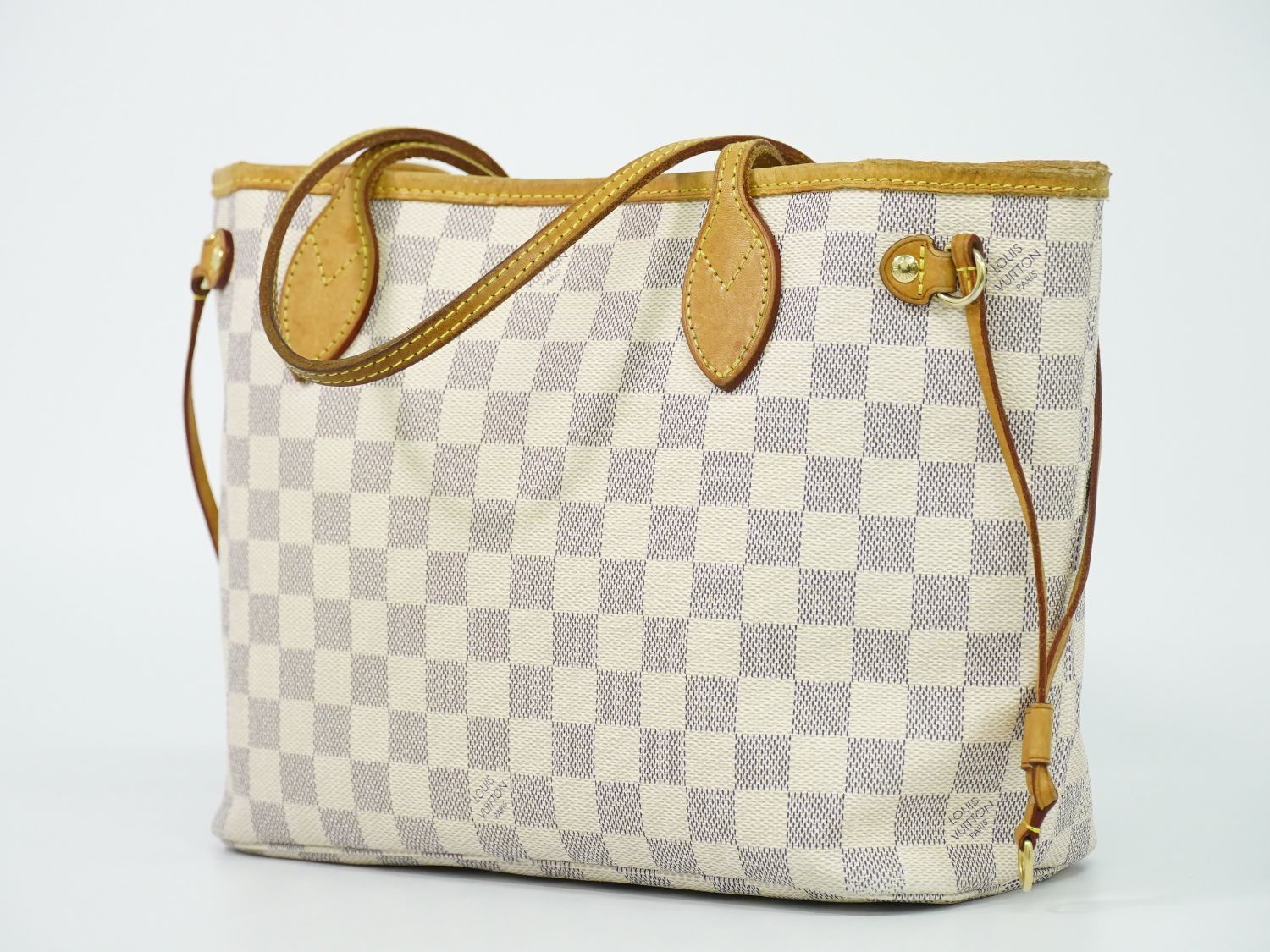Louis Vuitton LV Handbag — view 2