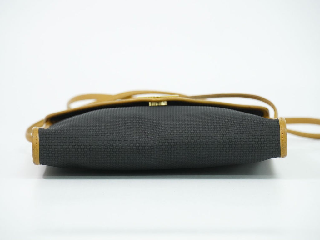 Saint Laurent Eve Sanro Run YSL Shoulder Bag Pochette Black Second — view 3