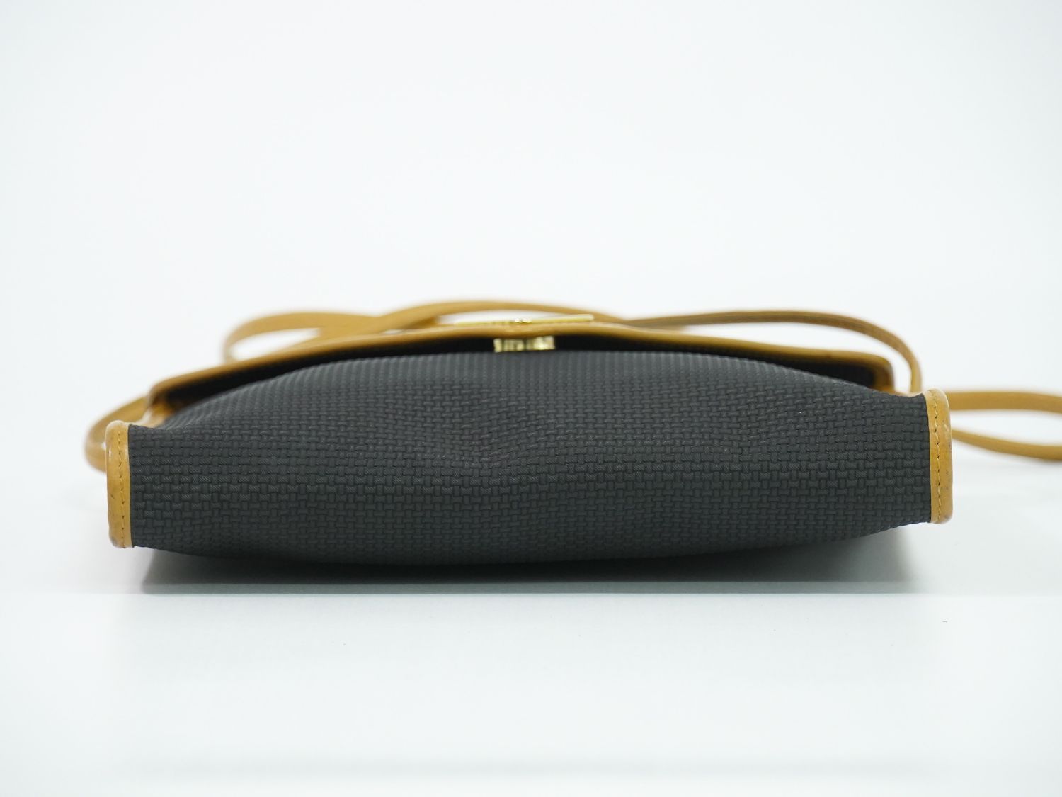 Saint Laurent Eve Sanro Run YSL Shoulder Bag Pochette Black Second — view 3