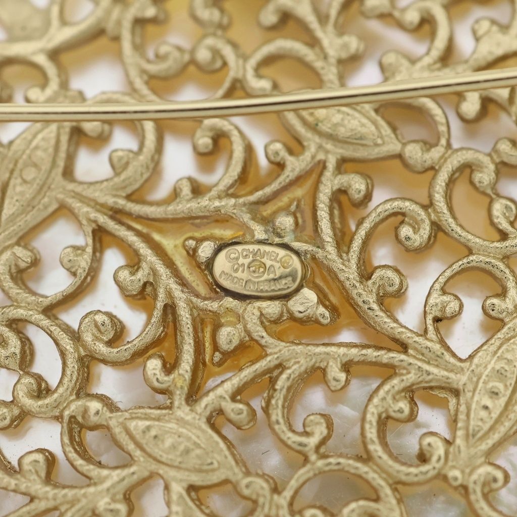 Chanel Camellia Shell Bro Pin White Gold Brooch — view 6