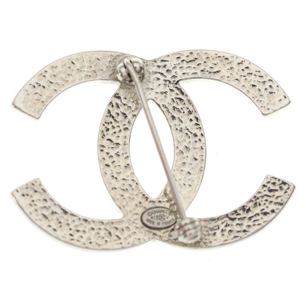 Chanel CC Logo Fakepearl Bro Pin Silver Brooch — view 2