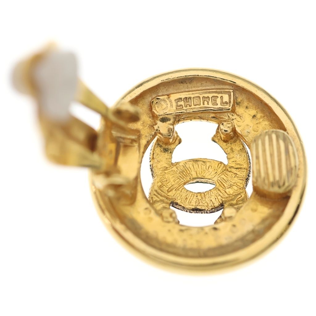 Chanel CC Logo Round Earrings Gold — view 6