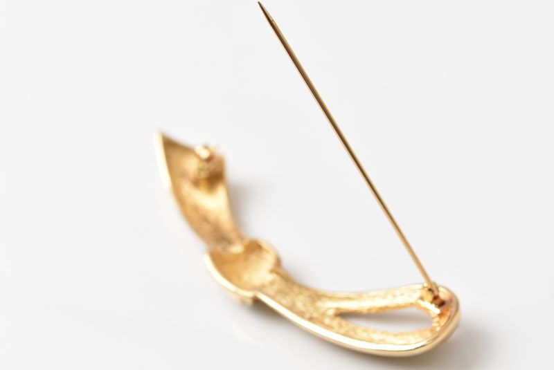 Dior Pin Brooch Vintage Ribbon Motif Gold Rhinestone — view 3