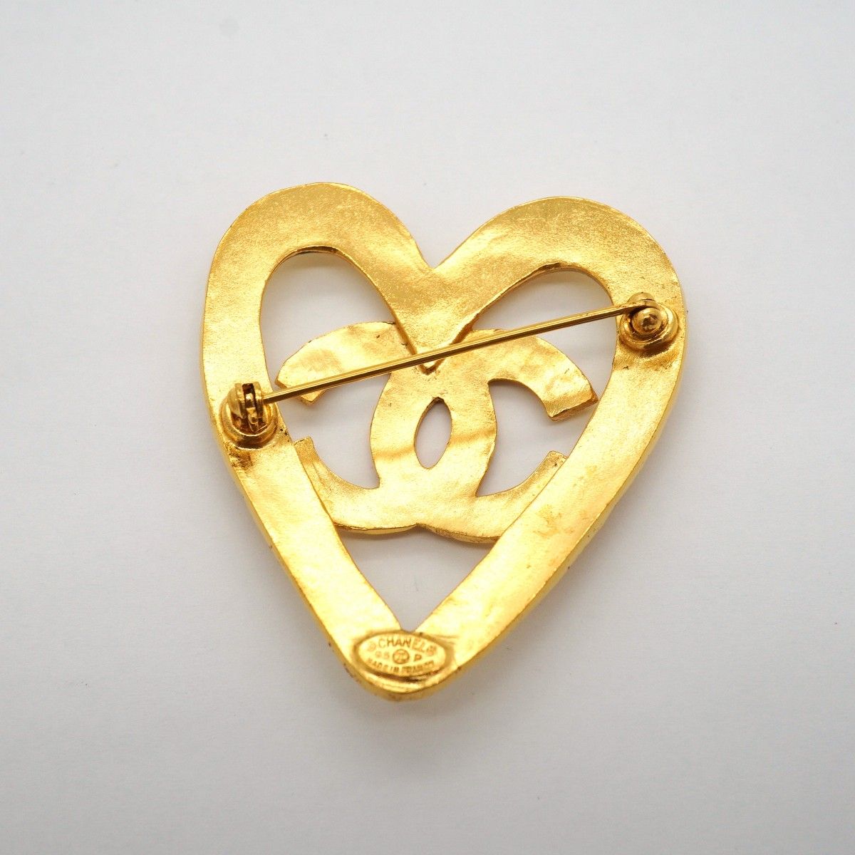 Chanel Brooch Vintage CC Logo Heart Motif Gold Plated — view 5