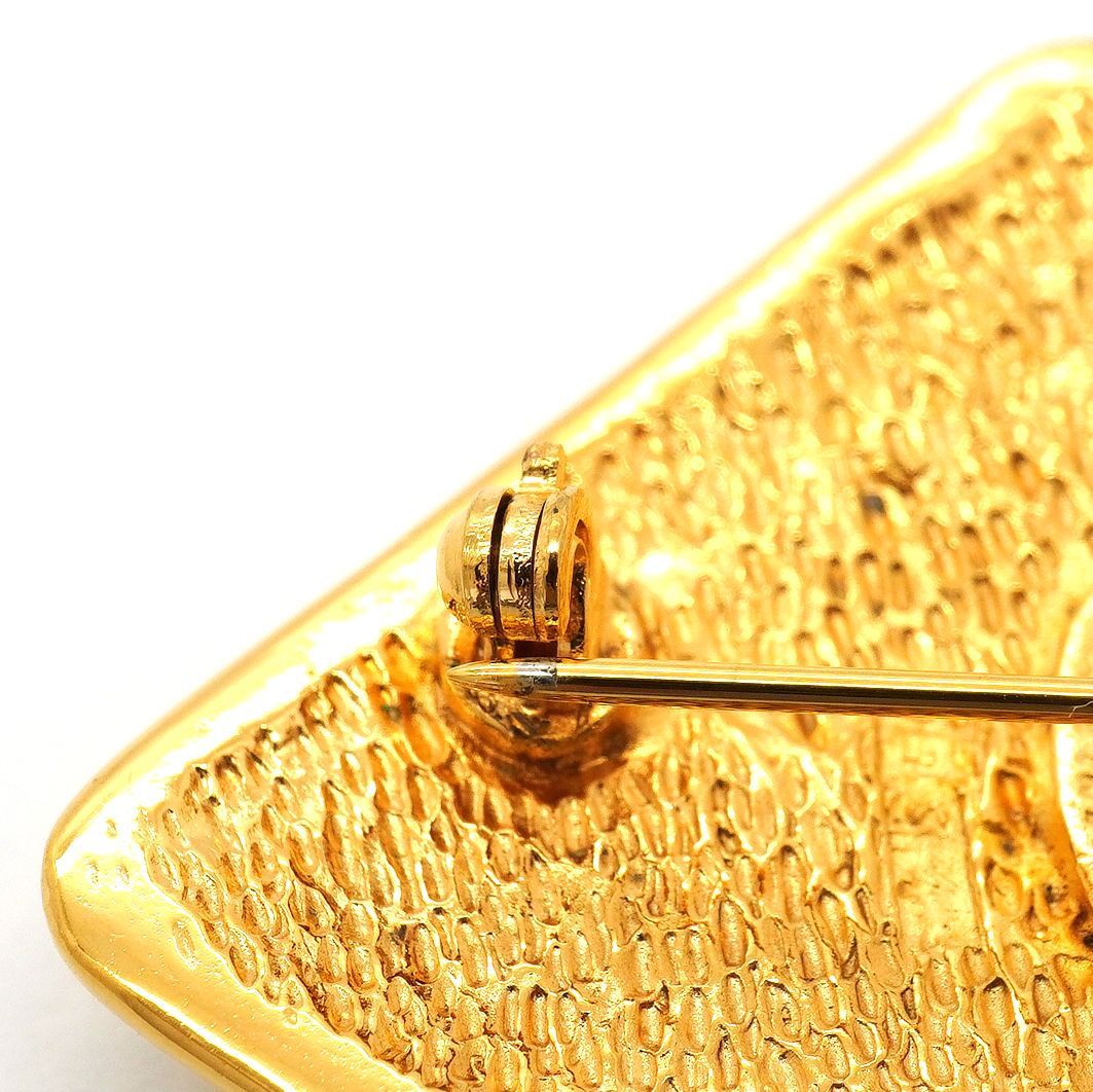 Chanel Brooch Vintage CC Logo Diamond Gold Plated — view 7