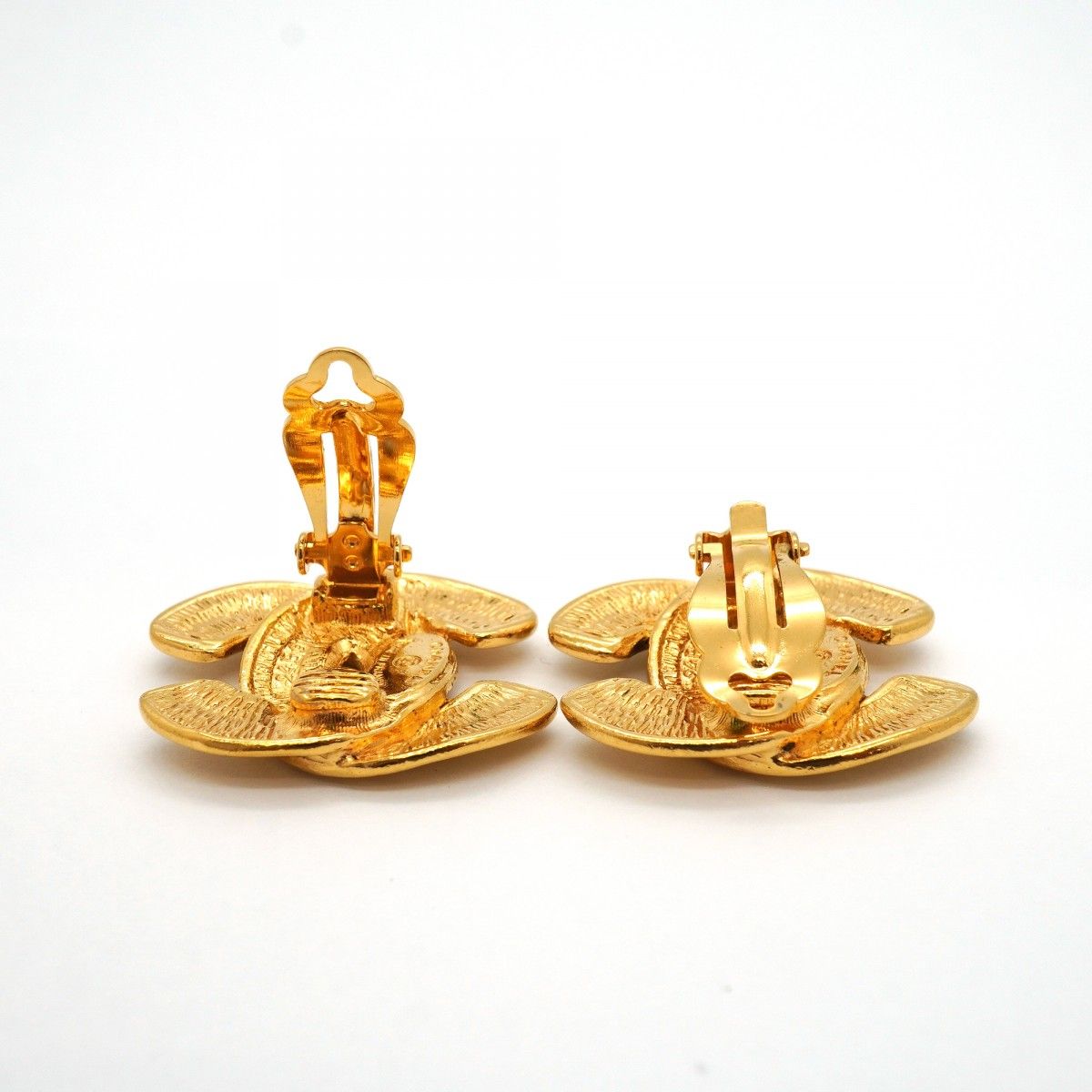 Chanel Earrings Vintage CC Logo Quilted Gold Plated — view 3