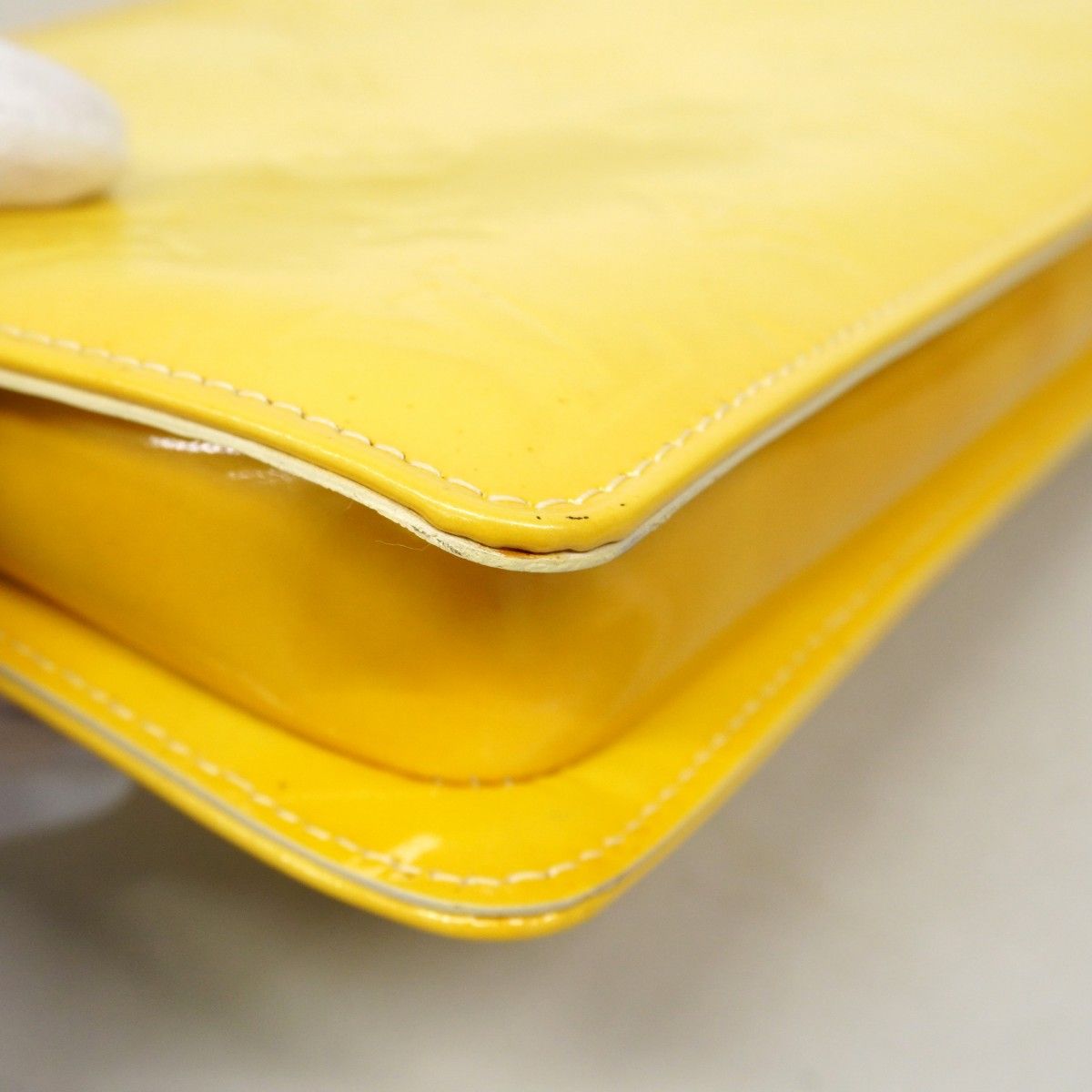 Louis Vuitton Pouch Vernis Lexington Lime Yellow — view 8