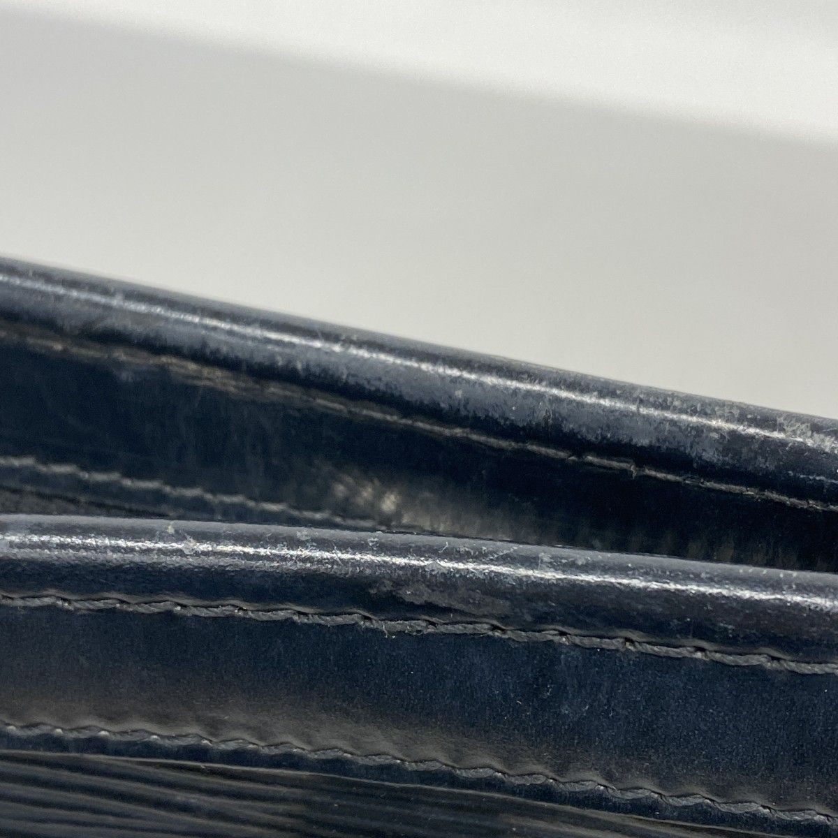 Louis Vuitton Tote Epi Madeleine GM Noir — view 8