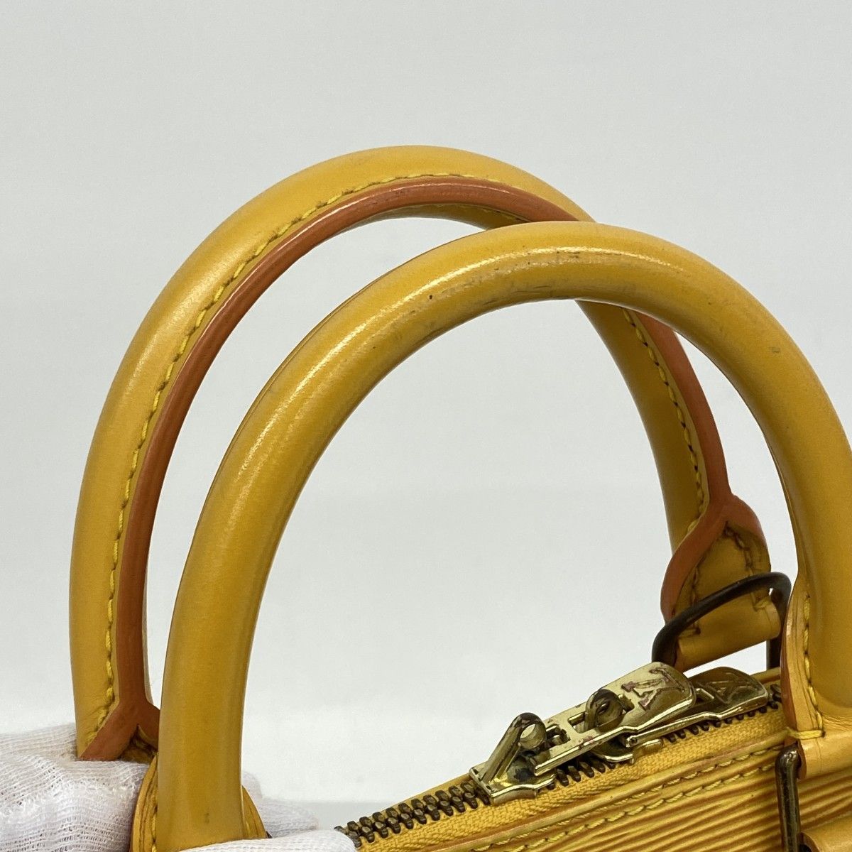 Louis Vuitton Handbag Epi Alma Jaune — view 7