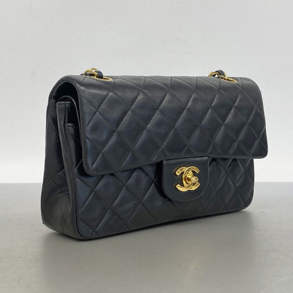 Chanel Shoulder Bag Quilted Lambskin Black Gold — view 2