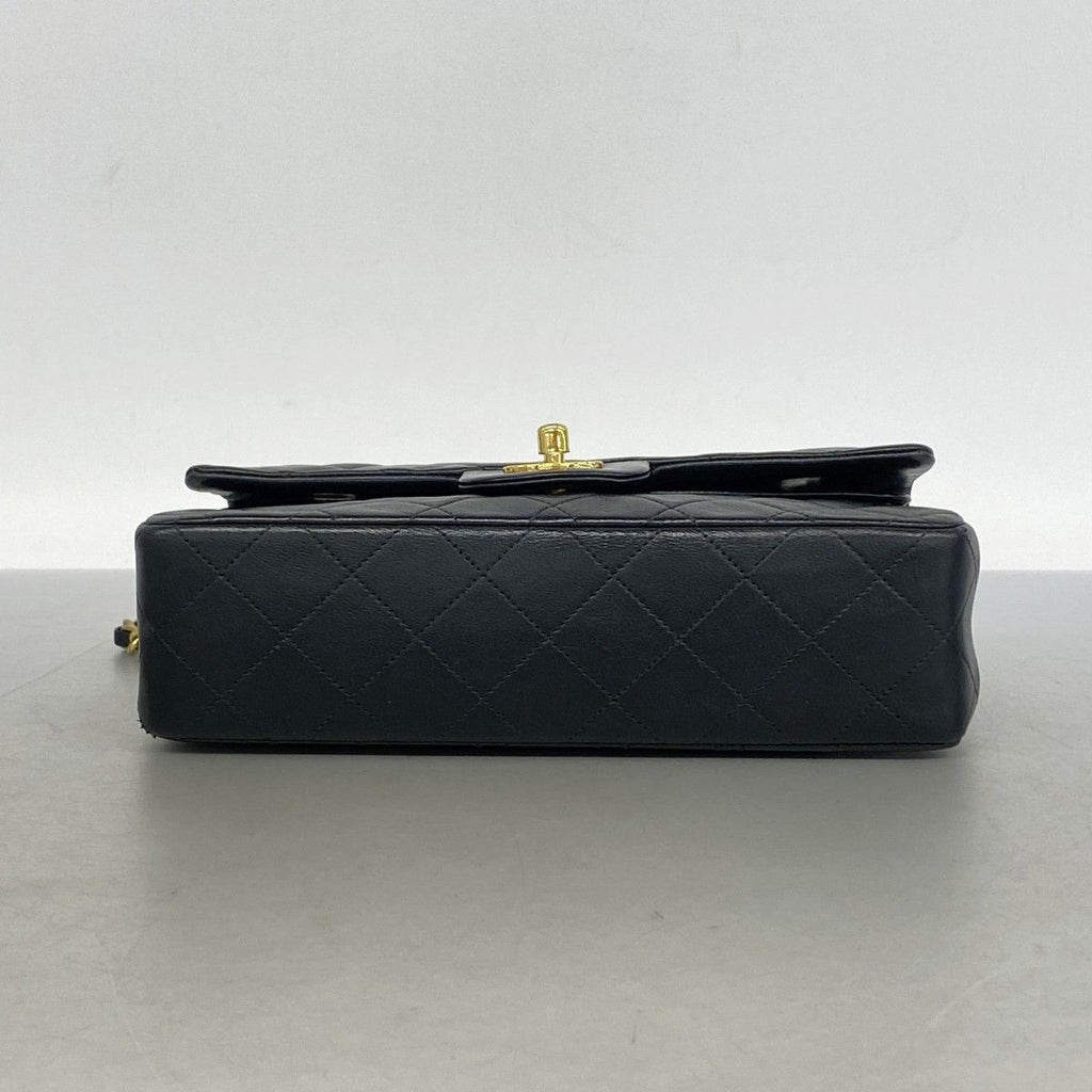 Chanel Shoulder Bag Quilted Lambskin Black Gold — view 3