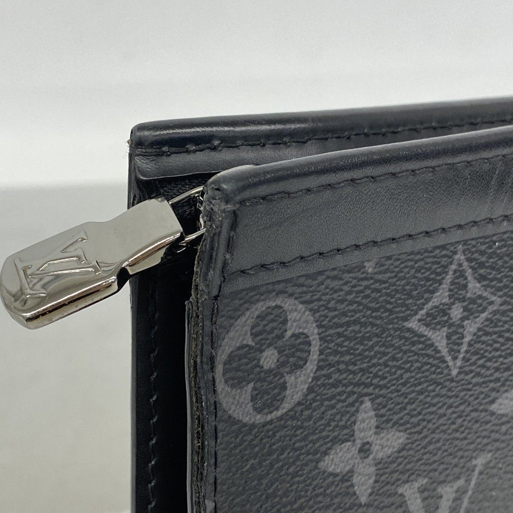 Louis Vuitton Clutch Monogram Eclipse Pochette Voyage MM Black — view 7