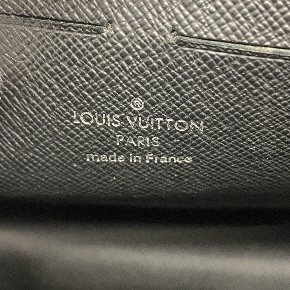 Louis Vuitton Clutch Monogram Eclipse Pochette Voyage MM Black — view 5