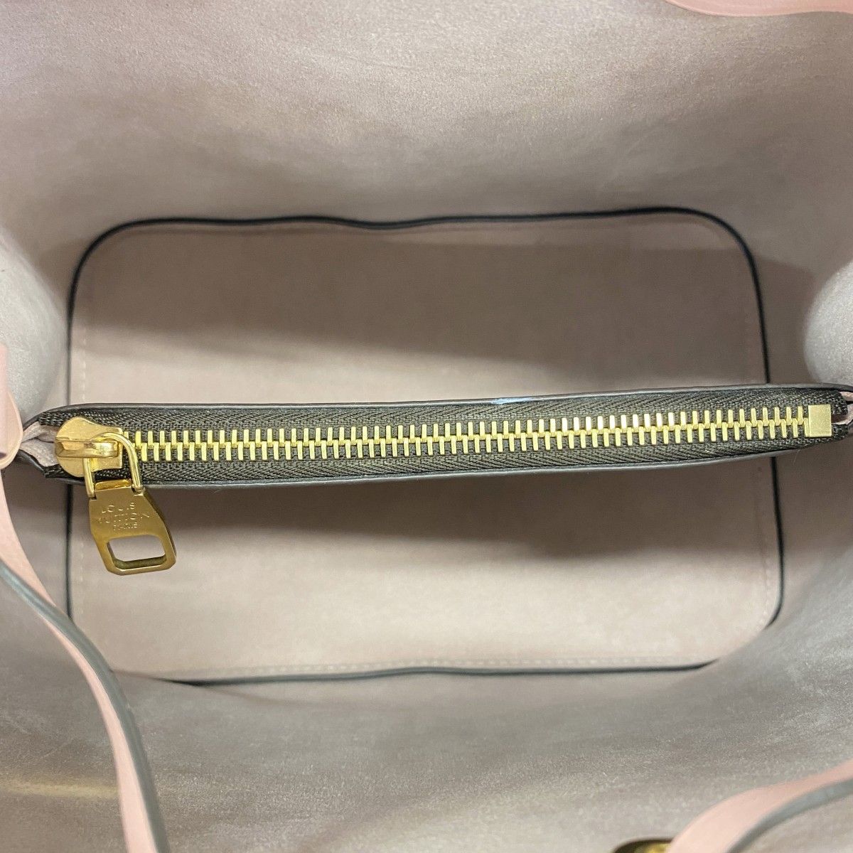 Louis Vuitton Shoulder Bag Monogram Neo Noe Rose Poudre — view 4