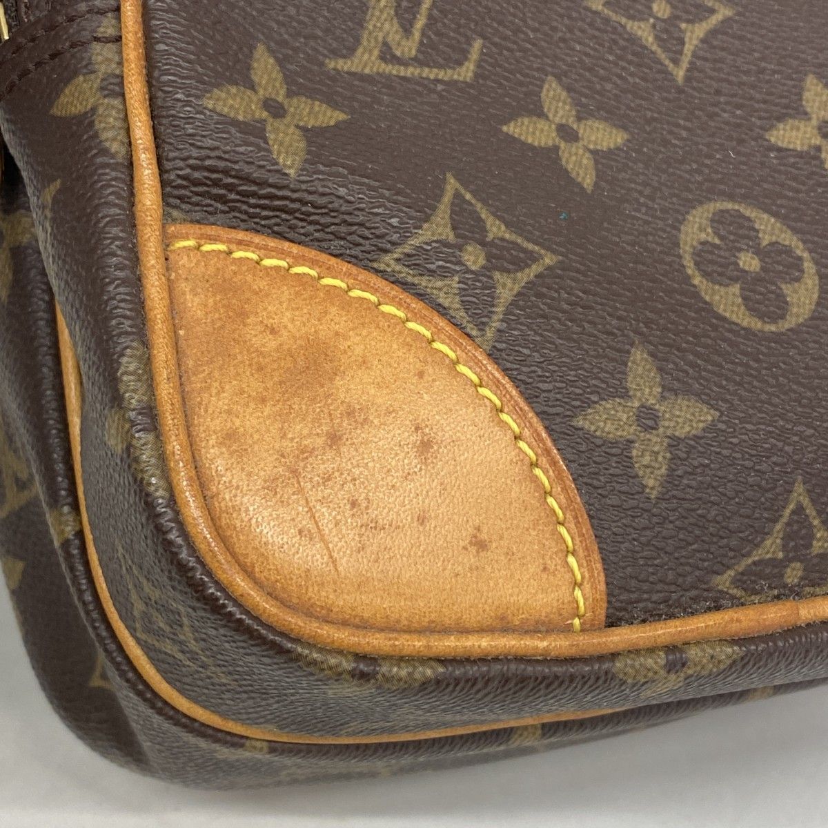 Louis Vuitton Shoulder Bag Monogram Amazon Brown — view 7