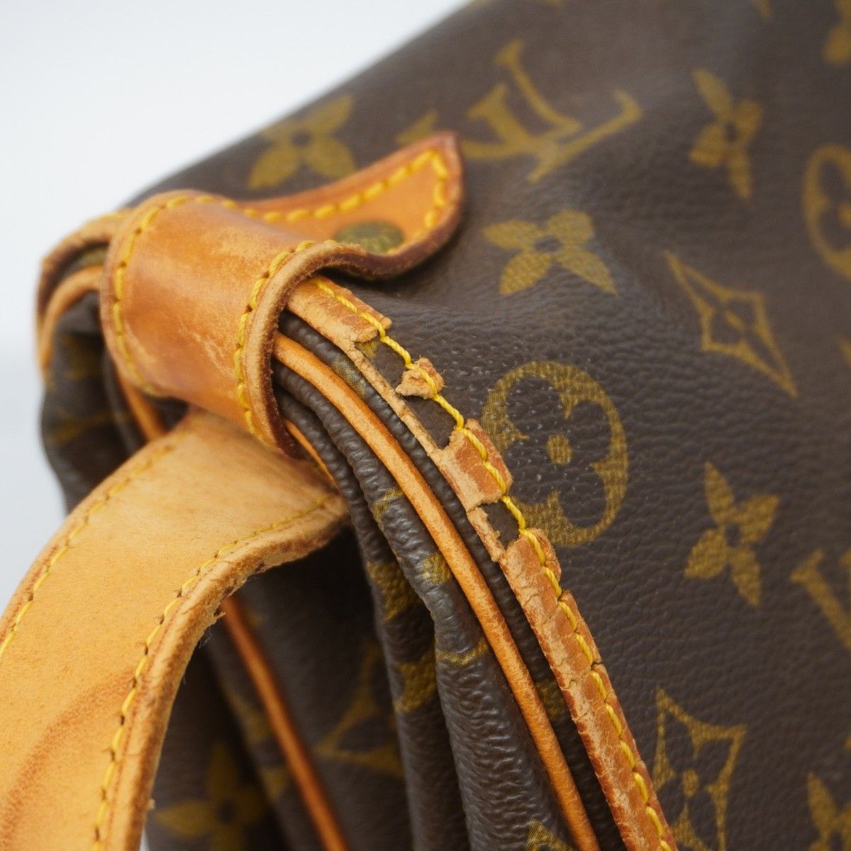 Louis Vuitton Shoulder Bag Monogram Saumur 35 Brown — view 6