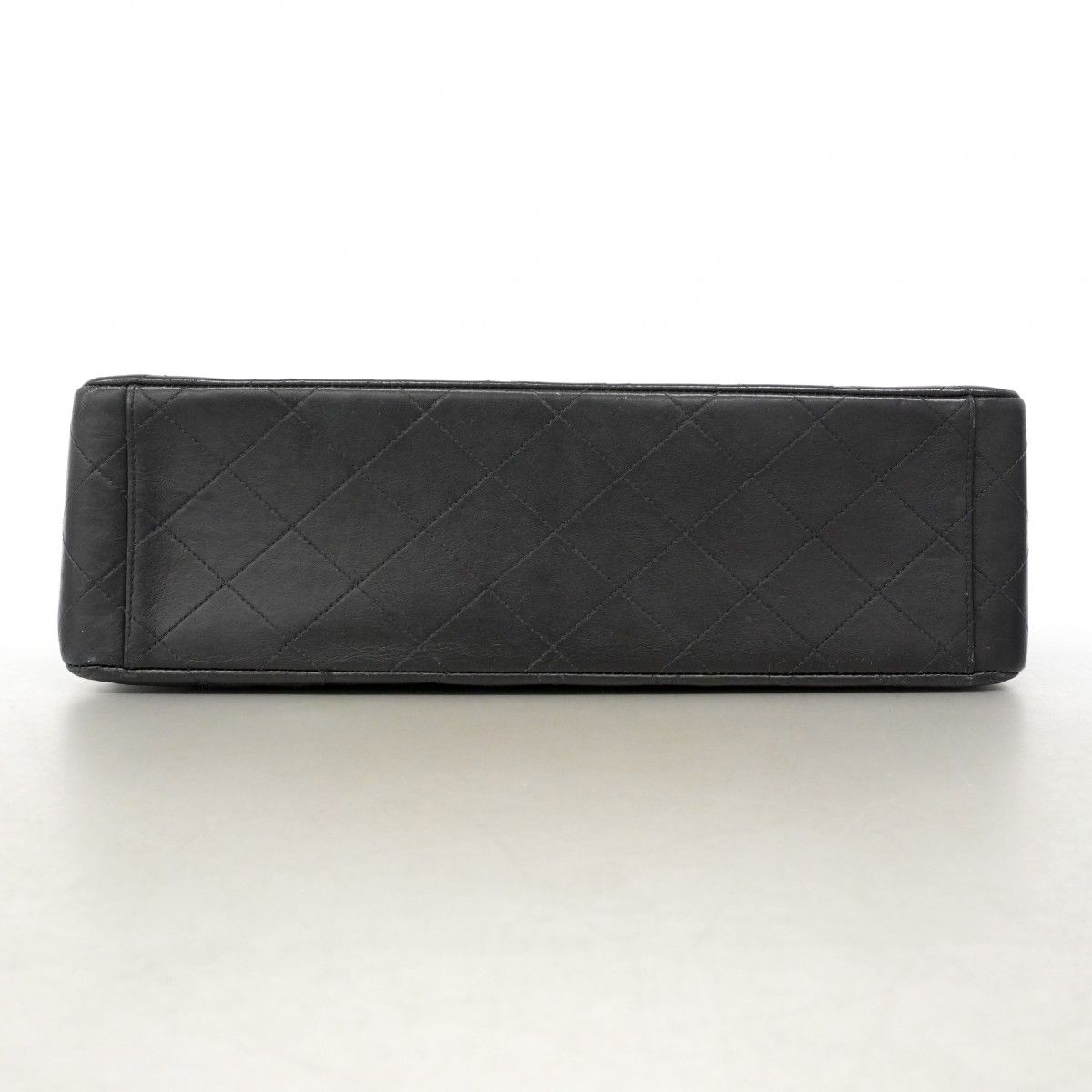 Chanel Shoulder Bag Maxi Quilted Lambskin Black Gold — view 3
