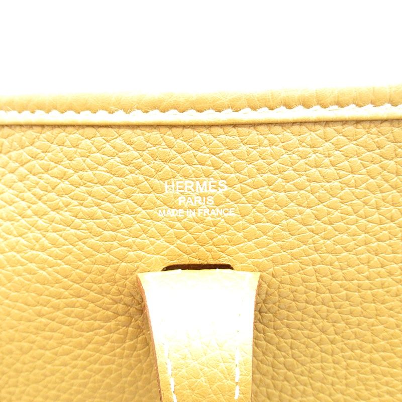 Hermes Evelyne 23 Taurillon Clemence Shoulder Bag Gold — view 7