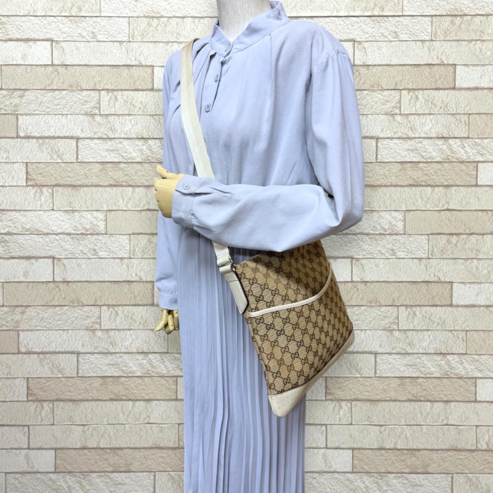 Gucci GG Canvas Shoulder Bag White — view 2