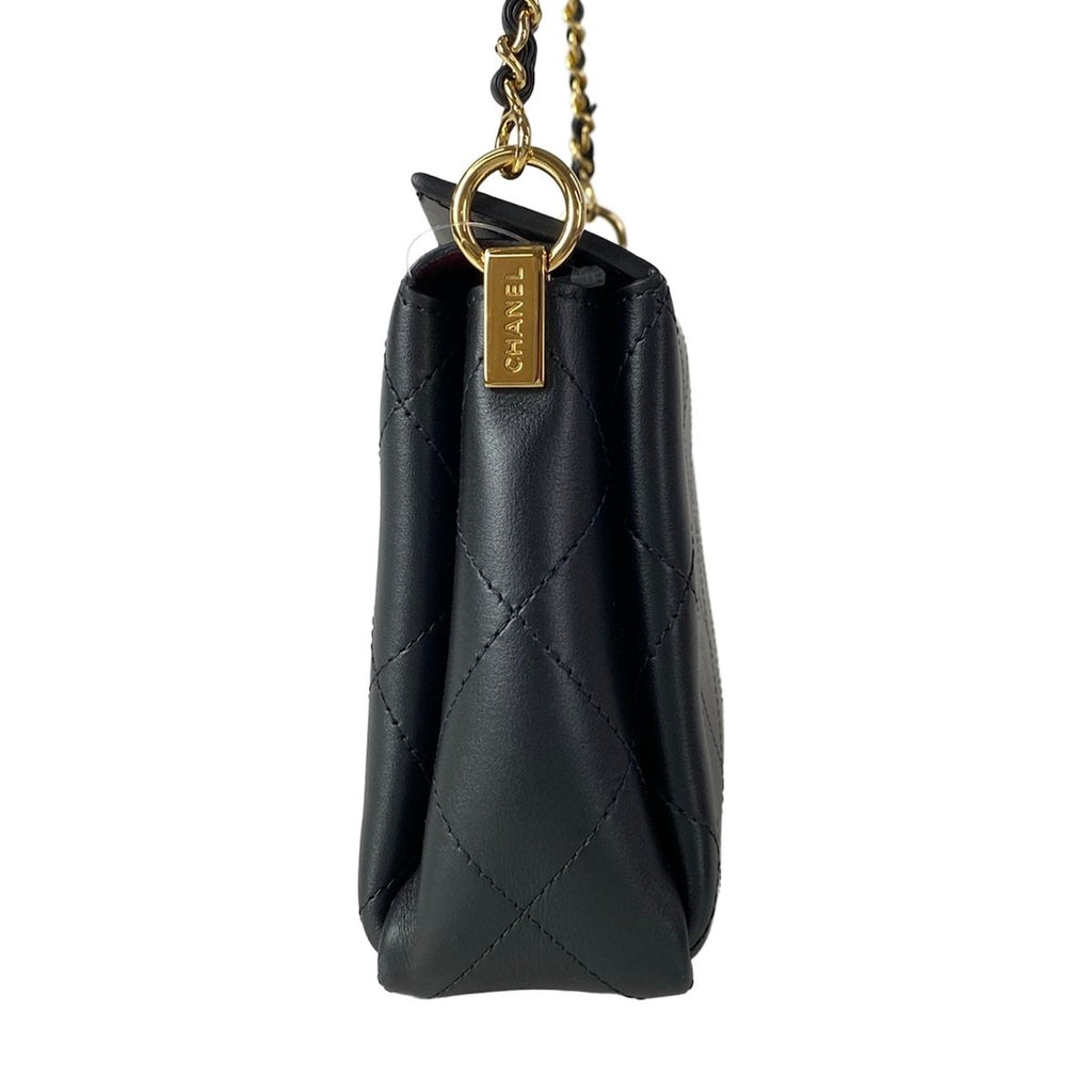Chanel Shoulder Bag Quilted Black Metal Chain Gold — view 4
