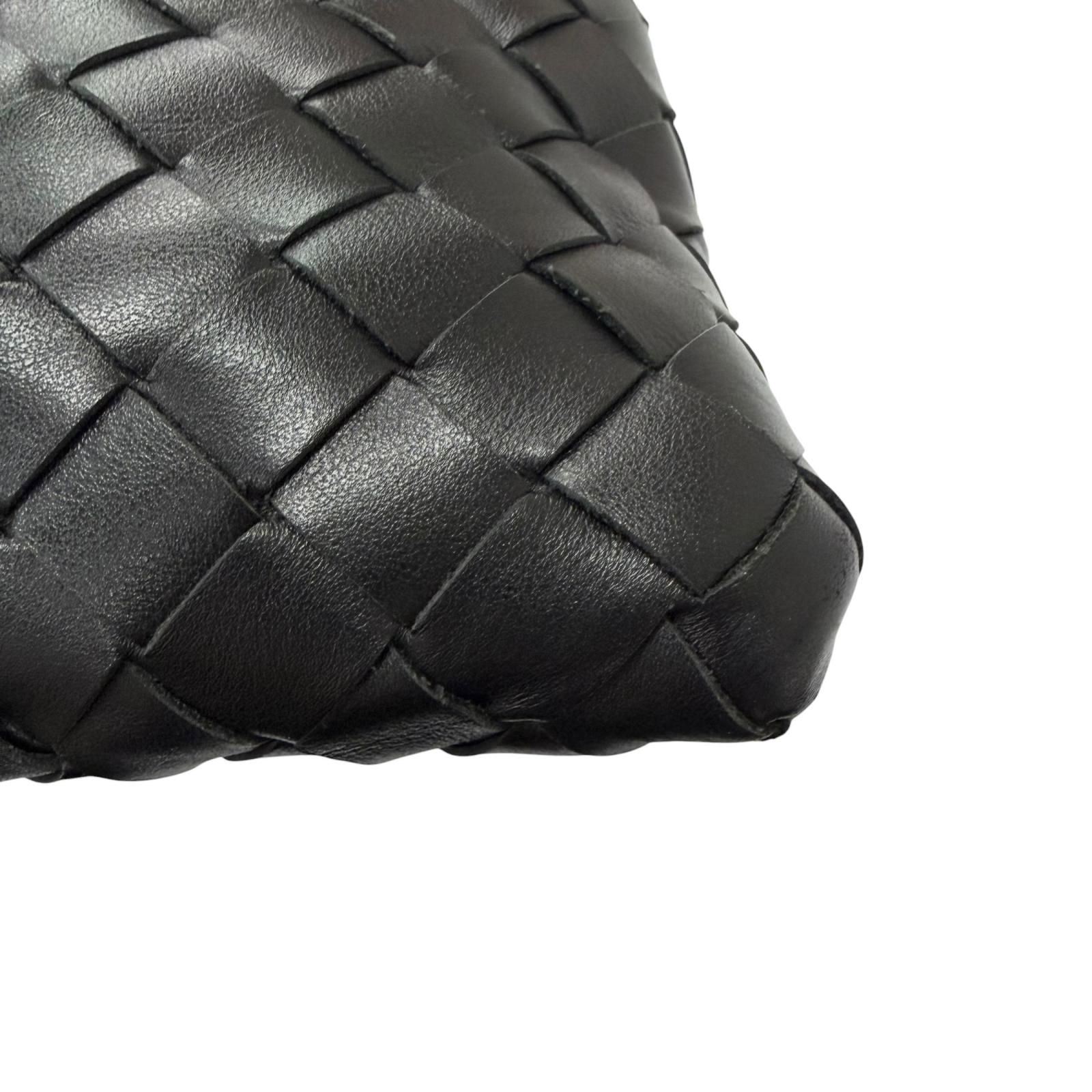 Bottega Veneta Andiamo Leather Intrecciato Messenger Flat Shoulder — view 7