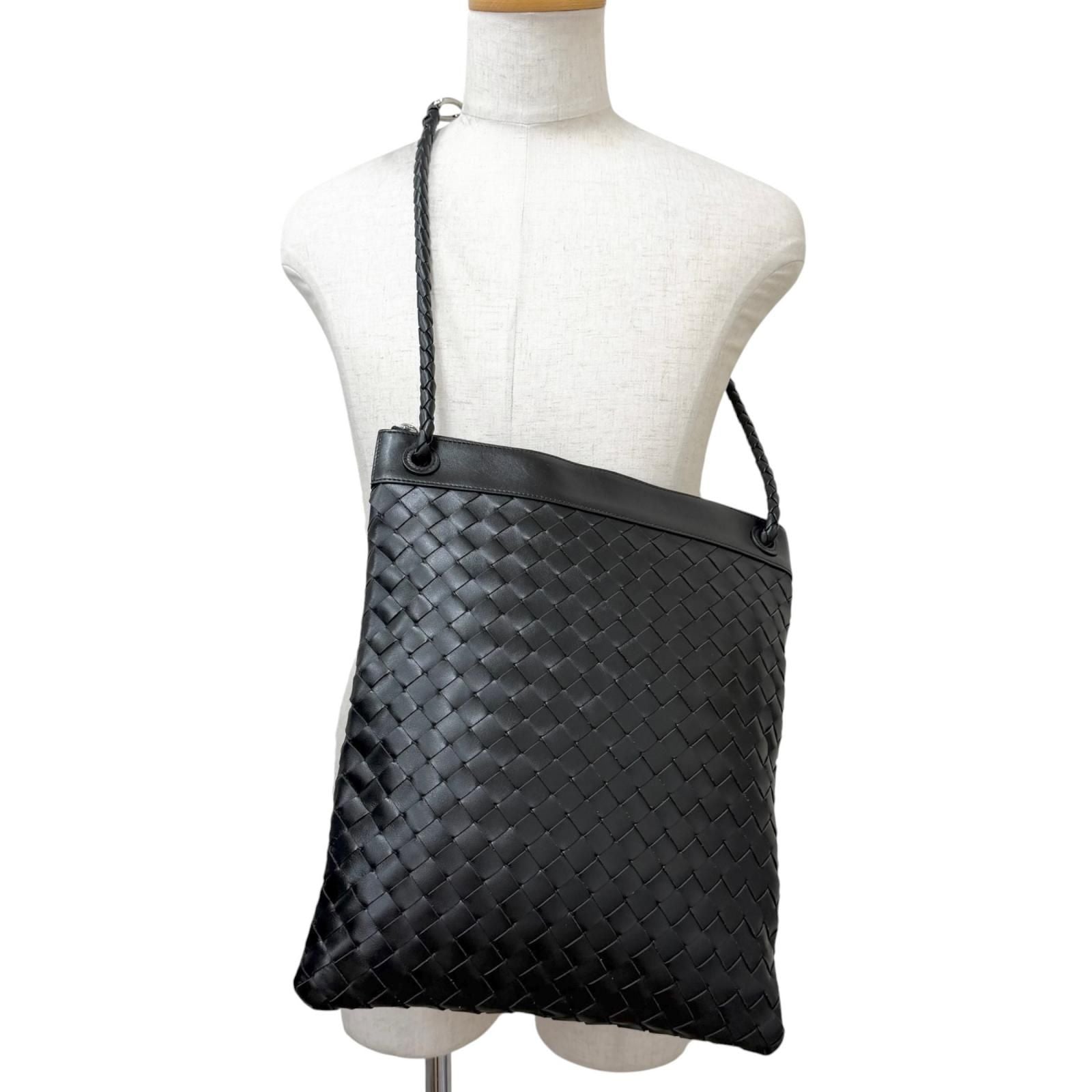 Bottega Veneta Andiamo Leather Intrecciato Messenger Flat Shoulder — view 2