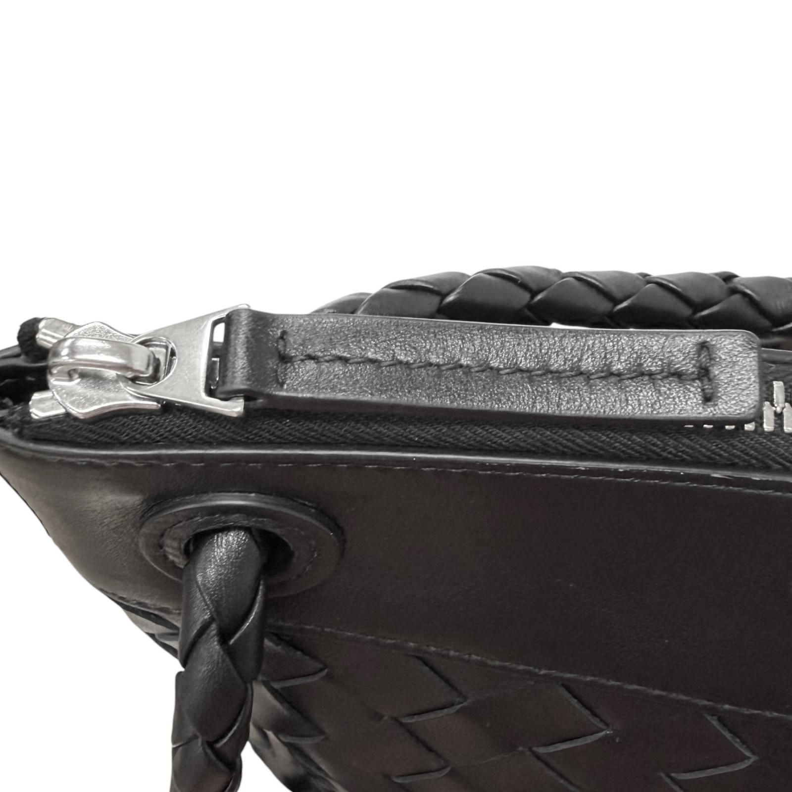 Bottega Veneta Andiamo Leather Intrecciato Messenger Flat Shoulder — view 9