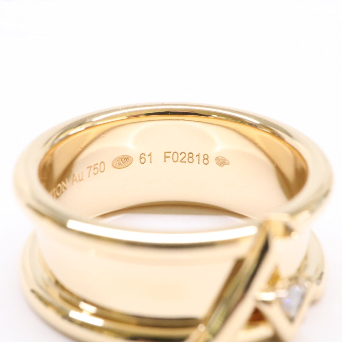 Louis Vuitton Polished 750 LV Volt One Diamond 61 No 21 Ring — view 8