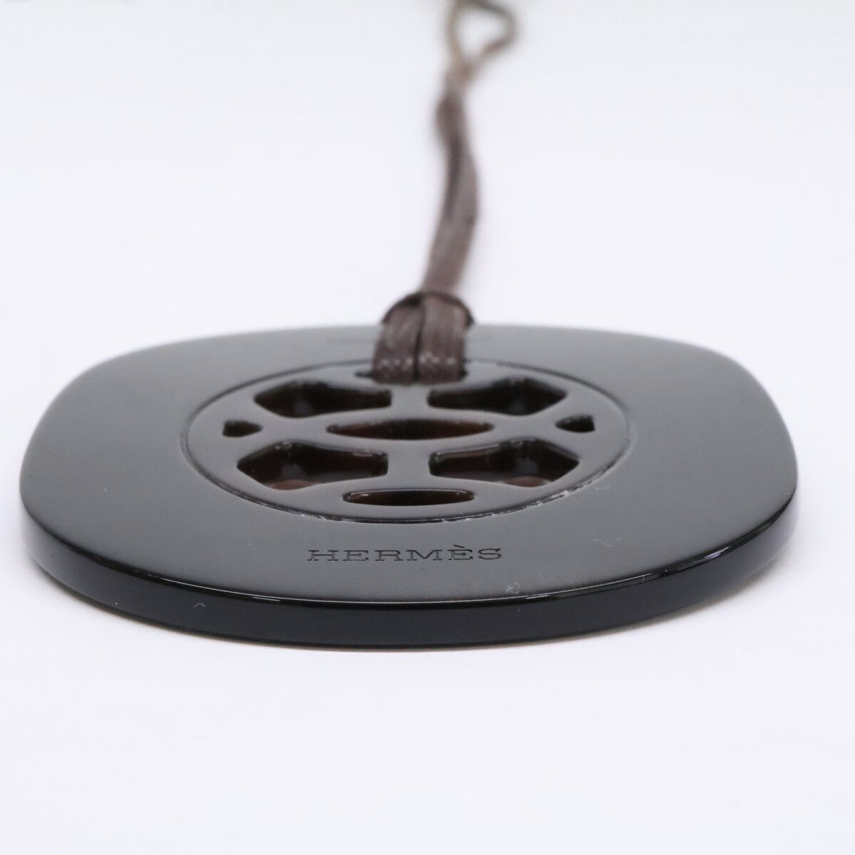 Hermes Lift GM Buffalo Horn Lacquer Necklace — view 4