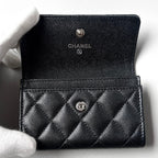 Chanel 19 Card Case Caviar Leather Black — view 3