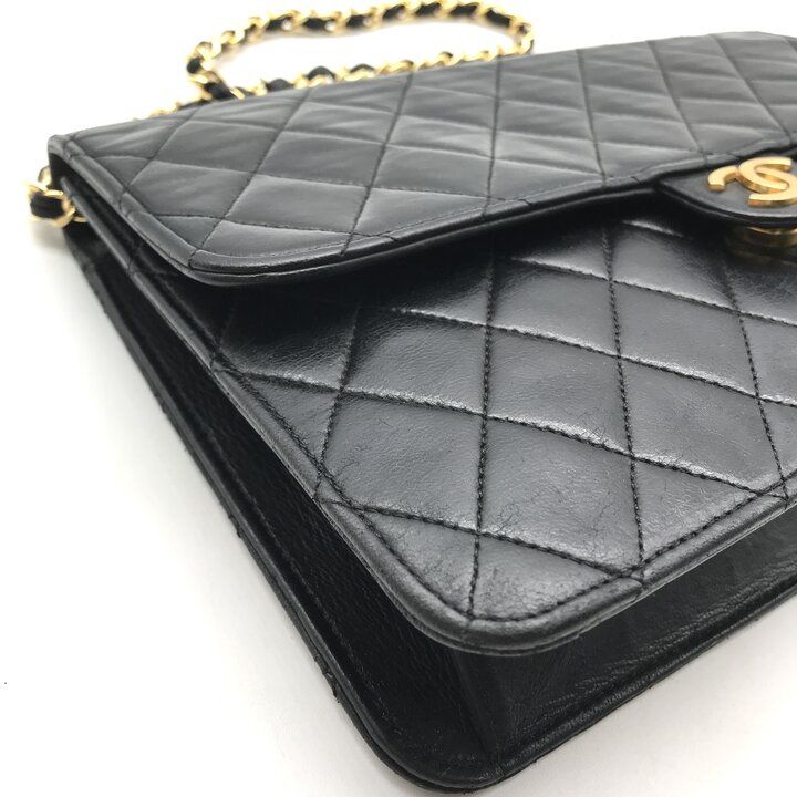 Chanel Shoulder Bag Chain Flap Gold Vintage Black — view 6