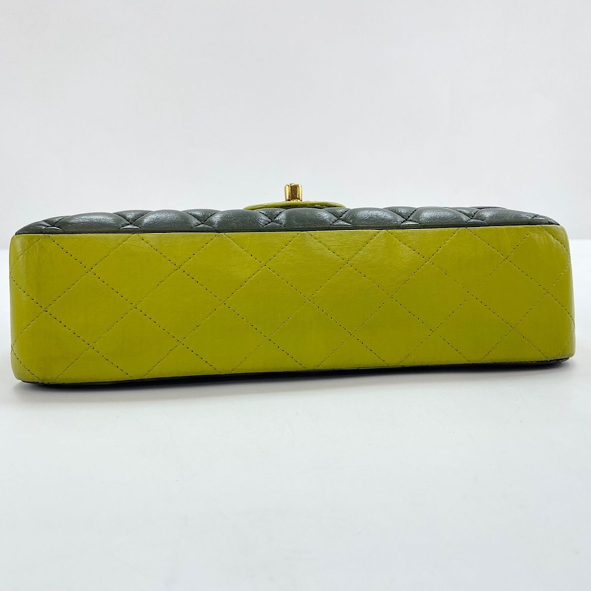 Chanel Shoulder Bag Quilted 25 — view 7