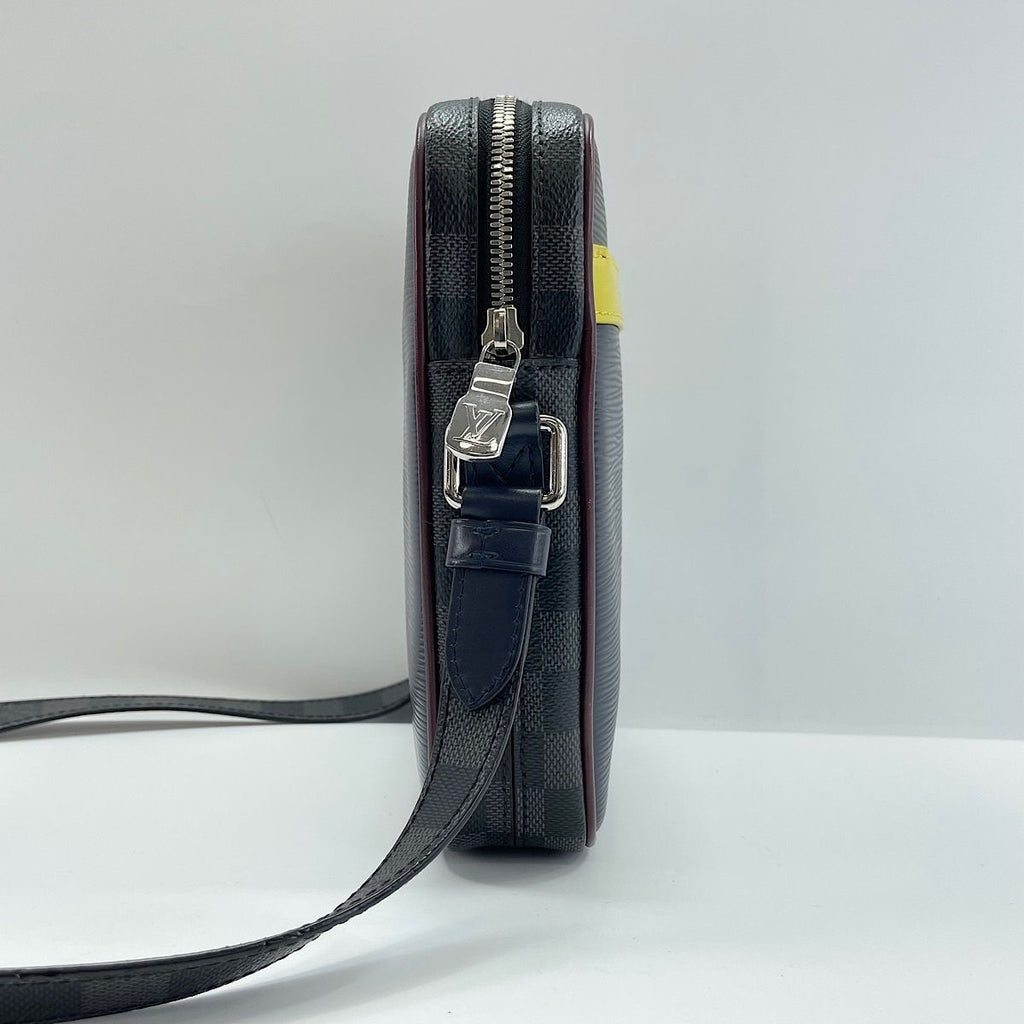 Louis Vuitton Shoulder Bag Danube Slim — view 6