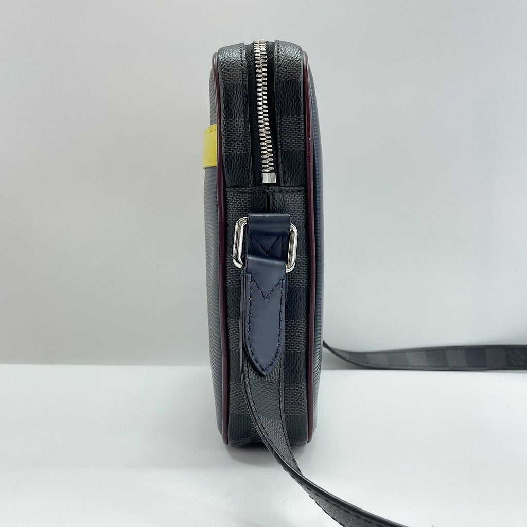 Louis Vuitton Shoulder Bag Danube Slim — view 5