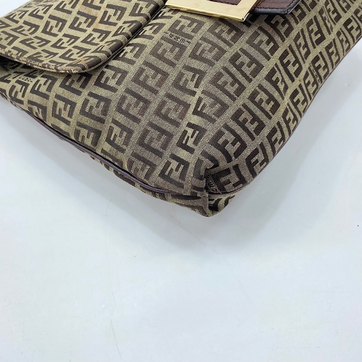 Fendi Shoulder Bag Beige — view 8