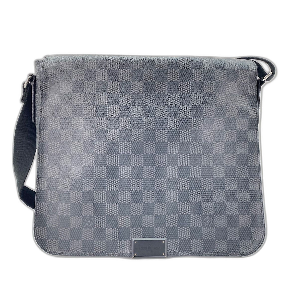 Louis Vuitton Shoulder Bag District MM — view 2