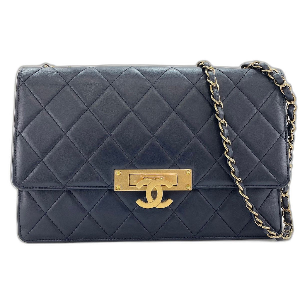 Chanel Shoulder Bag Quilted 28