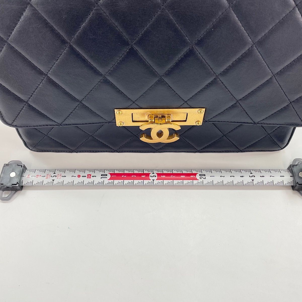 Chanel Shoulder Bag Quilted 28 — view 4