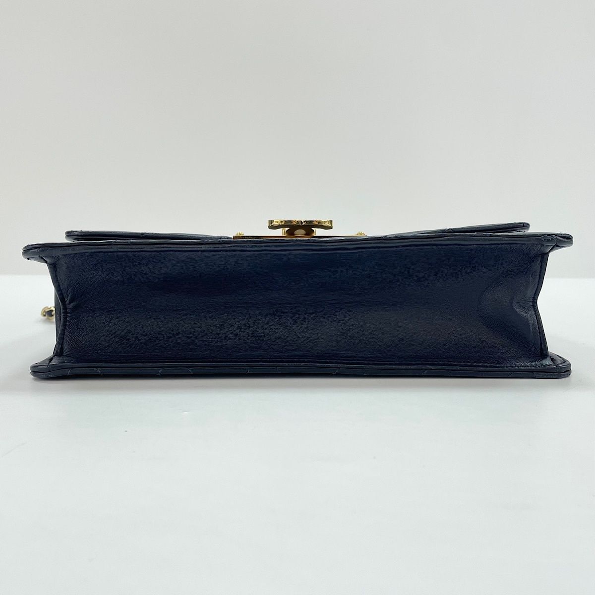 Chanel Shoulder Bag Quilted 28 — view 7