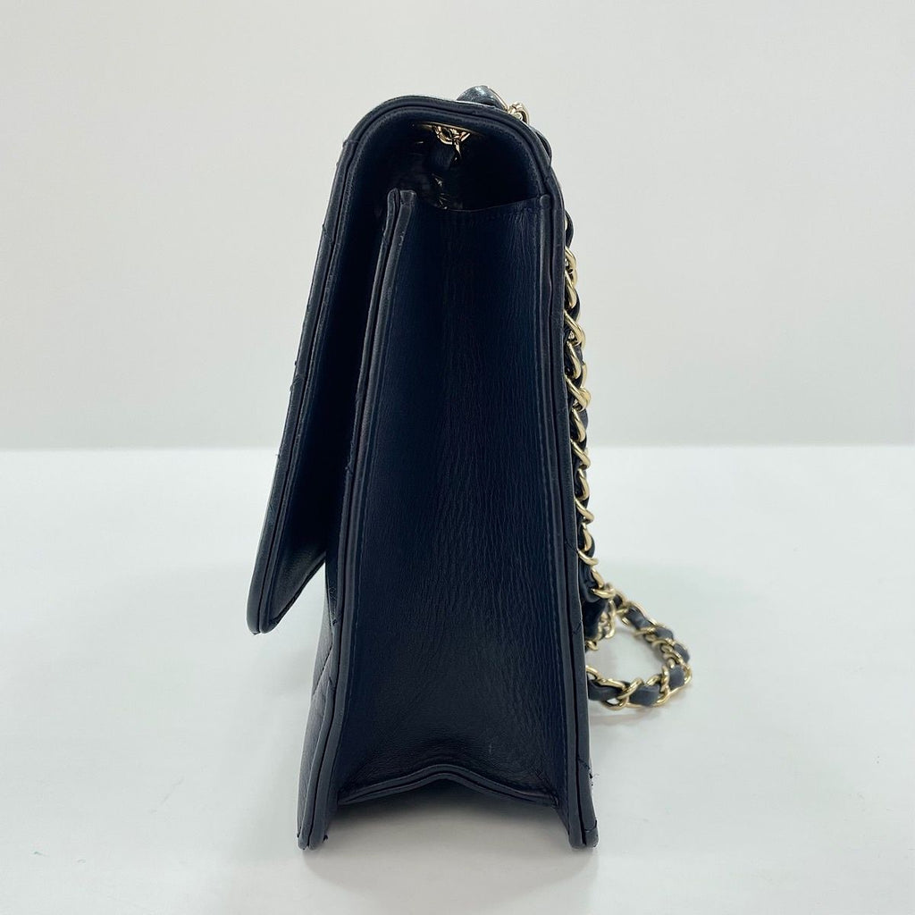 Chanel Shoulder Bag Quilted 28 — view 6
