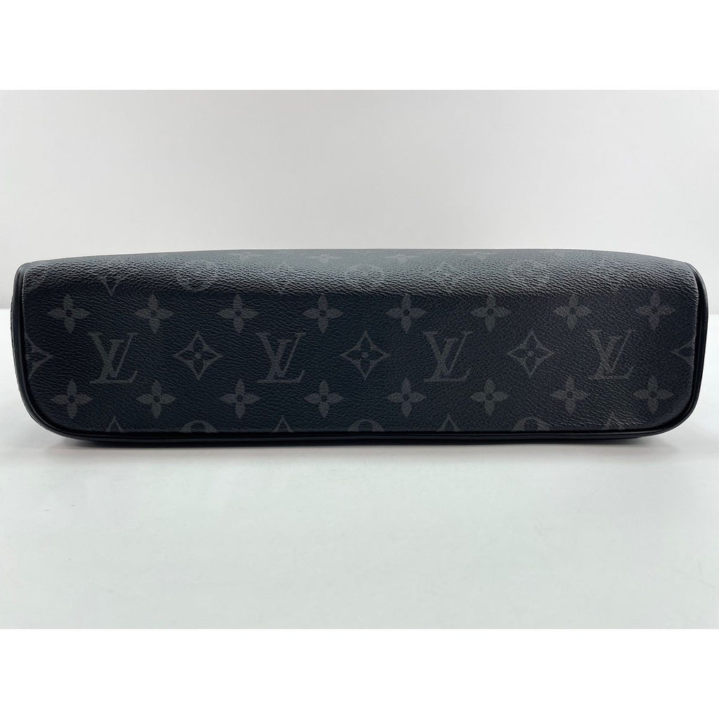 Louis Vuitton Shoulder Bag District — view 7