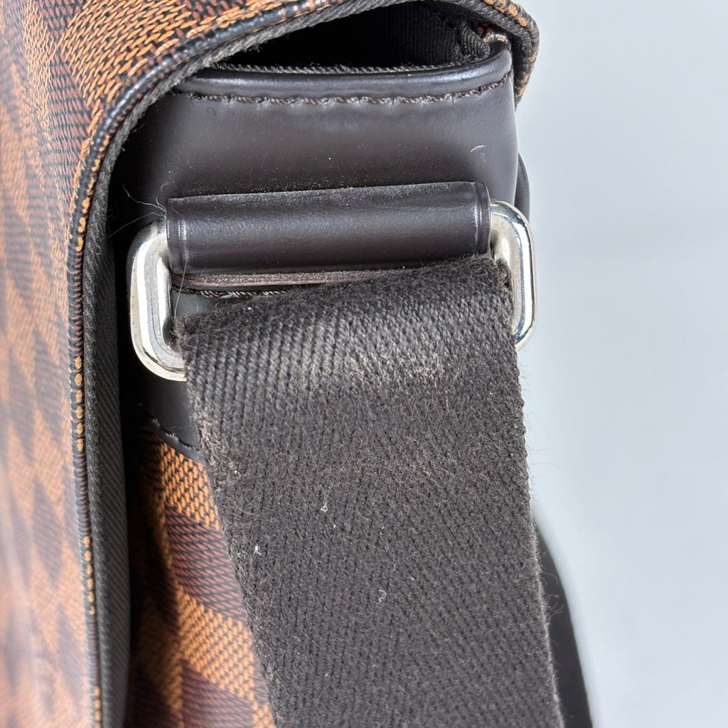 Louis Vuitton Damier District PM NM Shoulder Bag Brown — view 5