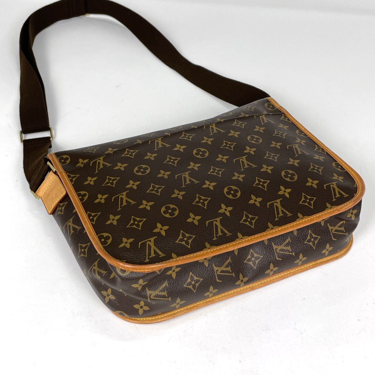 Louis Vuitton Messenger GM Bossfort Shoulder Bag Monogram Brown — view 2