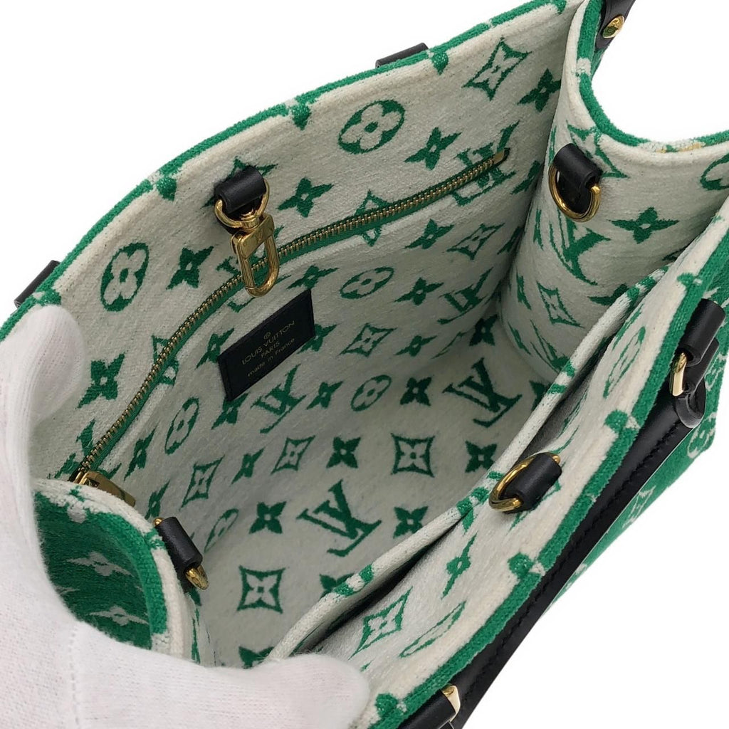 Louis Vuitton Monogram card Bell On The Go PM — view 7