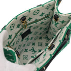 Louis Vuitton Monogram card Bell On The Go PM — view 7