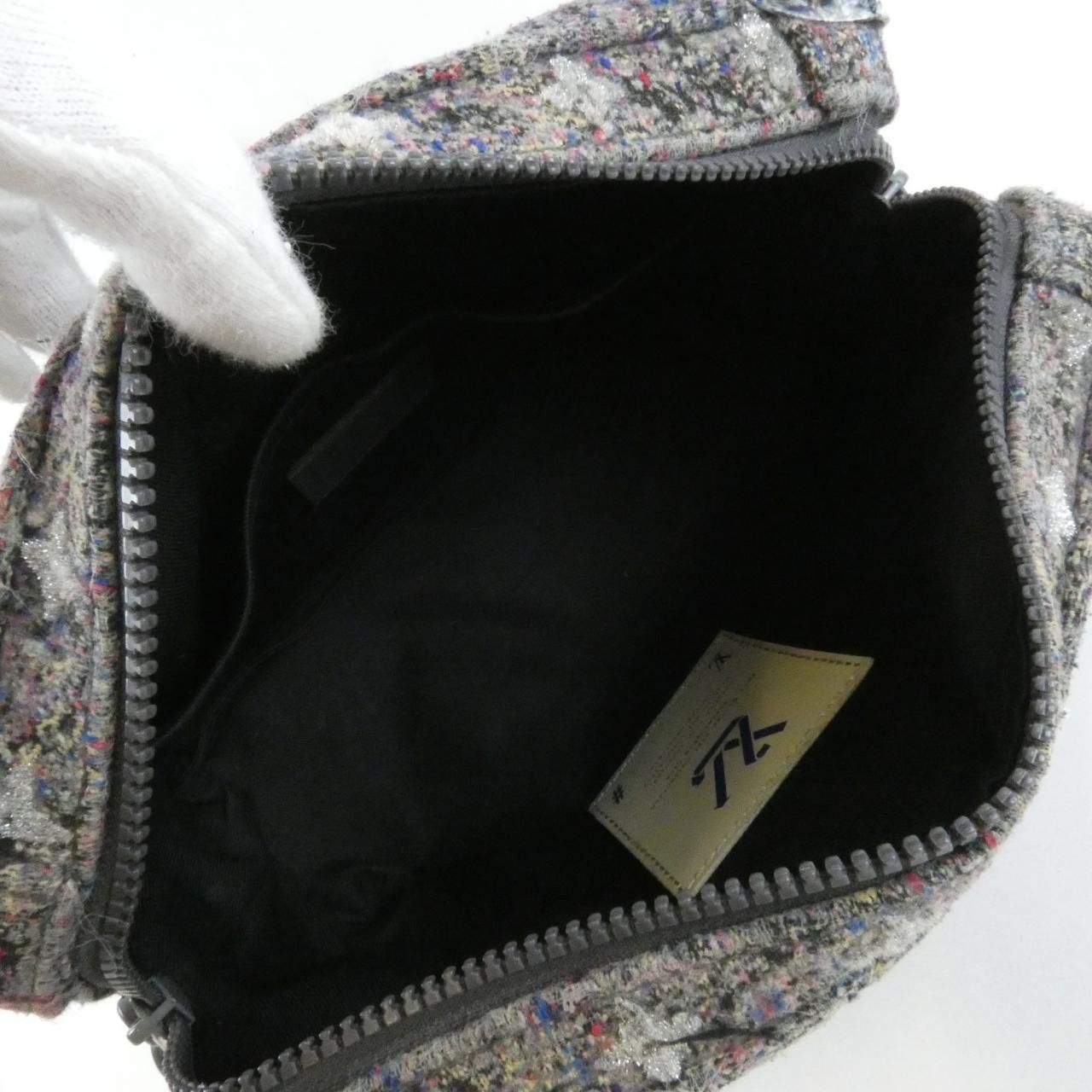 Louis Vuitton LV Felt Soft Trunk — view 8