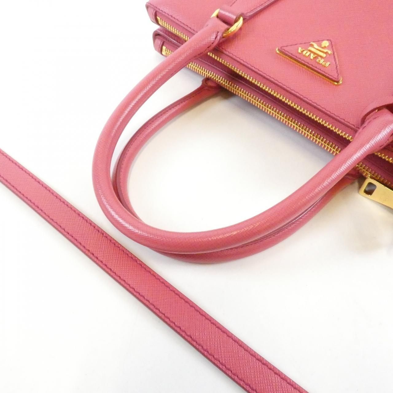 Prada Shoulder Bag Gold — view 4