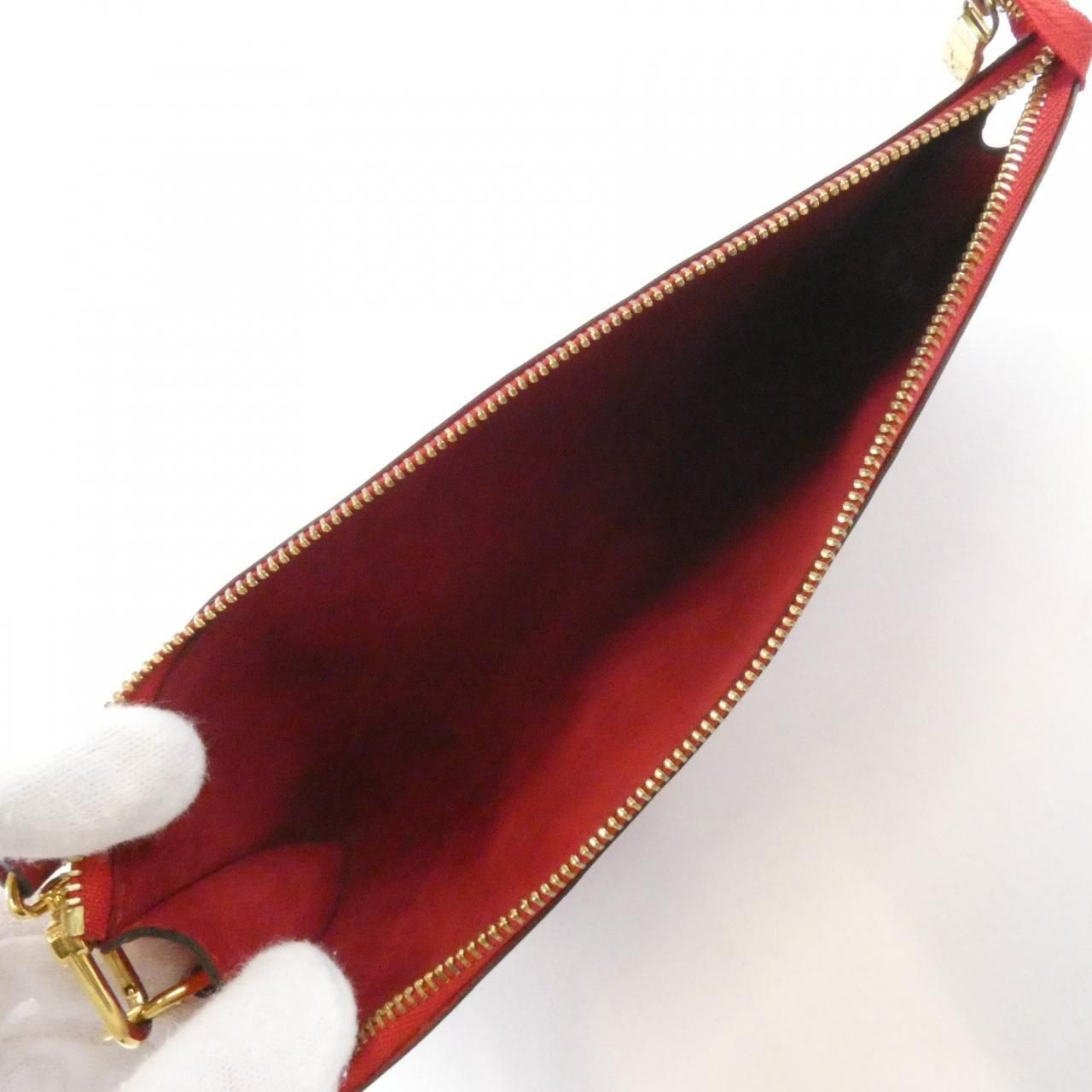 Louis Vuitton Epi Pochette Soir 24 Pouch — view 8