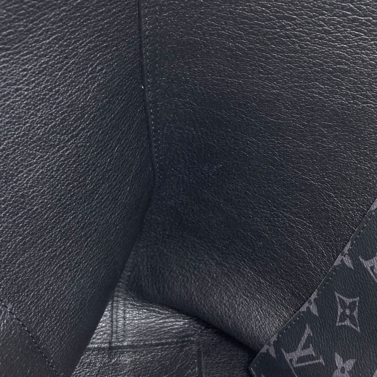 Louis Vuitton Cabas Voyage Tote Taurillon — view 8