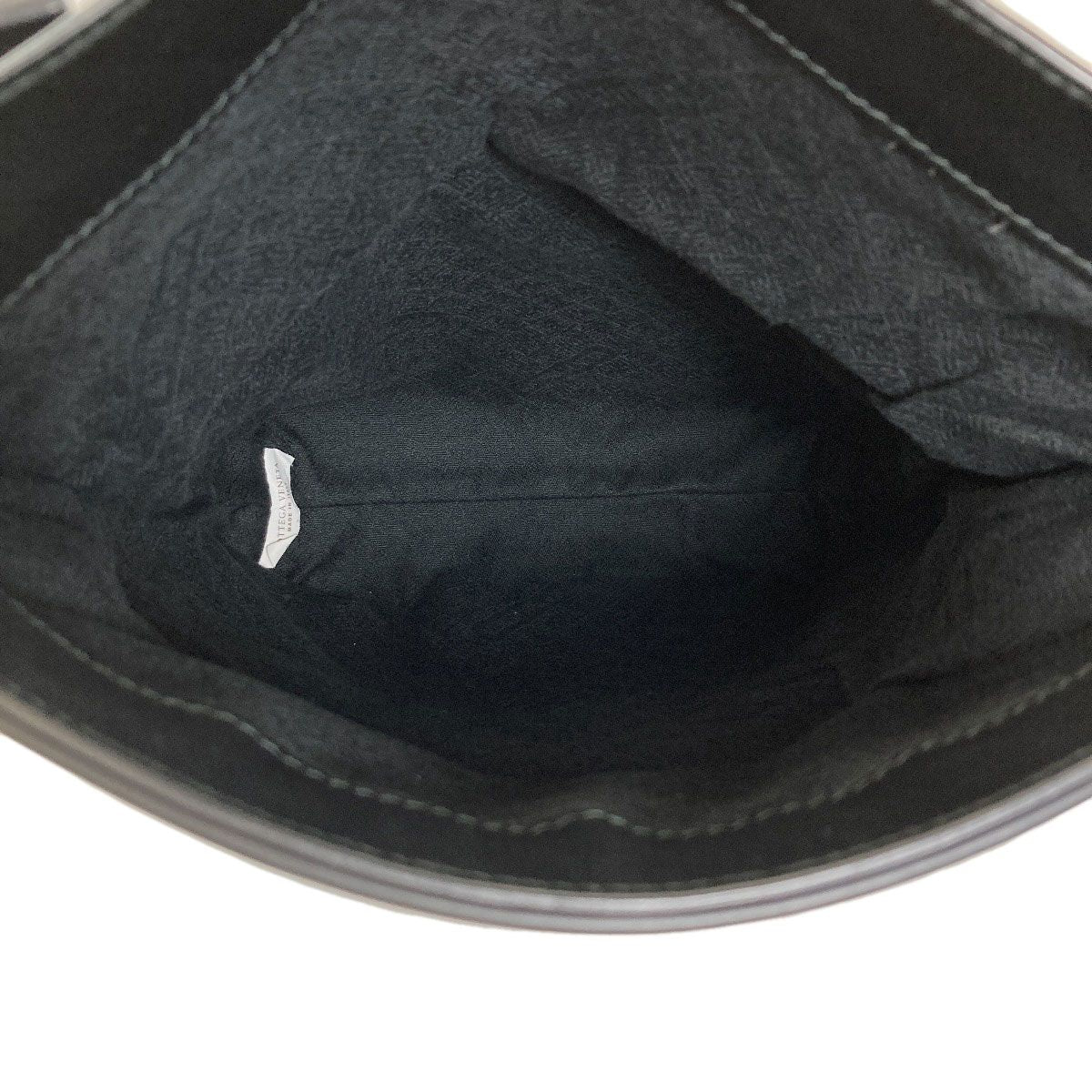 Bottega Veneta Logo Shoulder Bag Leather — view 5